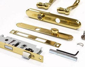Độ dày và độ tinh khiết của đồng lá vàng ảnh hưởng như nào đến hiệu suất dẫn điện?