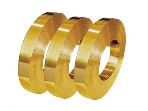 Ứng dụng đồng lá vàng trong chế tạo pin và ắc quy hiệu suất cao